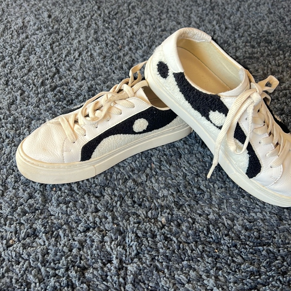 Soludos Ying Yang Leather Sneaker